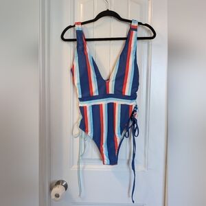 Striped One-Piece Swimsuit in Navy, Red & White Cupshe // Size M // New With Tag